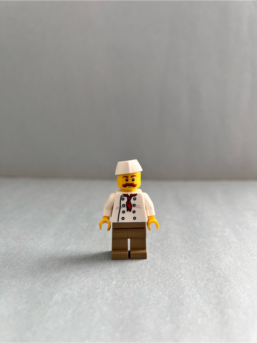 LEGO Creator Confectioner Minifigure
